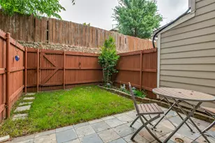22 Abbey Rd, Euless, TX 76039 - Photo 18