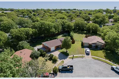 4806 Jaycrest Court, Fort Worth, TX 76135 - Photo 4