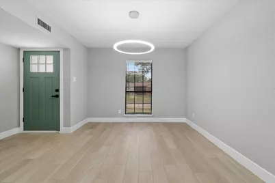 7426 Cloverglen Drive, Dallas, TX 75249 - Photo 8