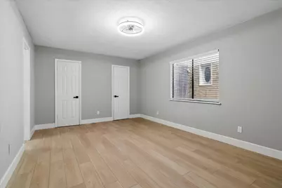 7426 Cloverglen Drive, Dallas, TX 75249 - Photo 16