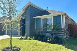 1805 Woodpecker St, Denton, TX 76205 - Photo 2