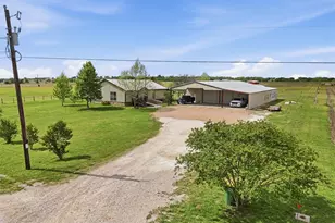 10208 County Rd 418, Grandview, TX 76050 - Photo 30