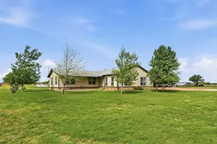 10208 County Rd 418, Grandview, TX 76050 - Photo 38