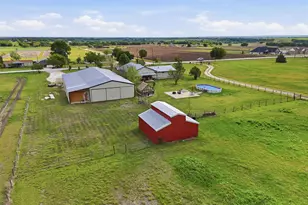 10208 County Rd 418, Grandview, TX 76050 - Photo 36