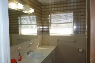 1121 Patricia Dr, Sherman, TX 75090 - Photo 6