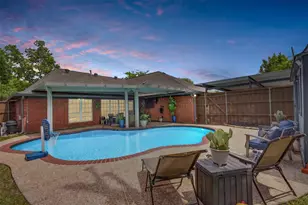 1618 Crosshaven Dr, Lewisville, TX 75077 - Photo 2