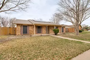 2034 Lewis Trail, Grand Prairie, TX 75052 - Photo 2