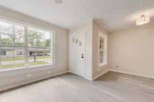 205 E 7th St, Kaufman, TX 75142 - Photo 8