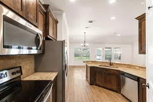 3210 Main St, Granbury, TX 76049 - Photo 4