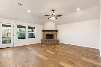 3210 Main Street, Granbury, TX 76049 - Photo 2