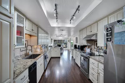 505 Highwoods Trail, Fort Worth, TX 76112 - Photo 10