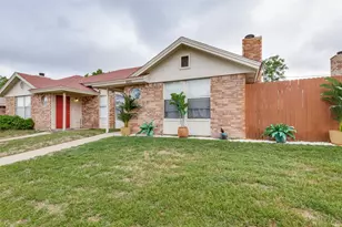 2021 Minnie Dr, Arlington, TX 76012 - Photo 2