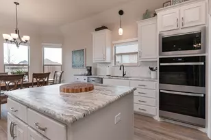 912 Meadow View Dr, Cleburne, TX 76033 - Photo 18