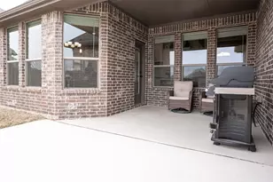 912 Meadow View Dr, Cleburne, TX 76033 - Photo 8