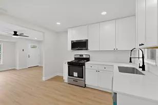 930 Shawnee Trce, Grand Prairie, TX 75051 - Photo 14