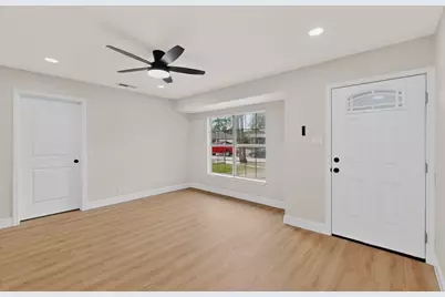 930 Shawnee Trace, Grand Prairie, TX 75051 - Photo 8