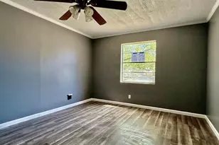 1114 Davis St, Cleburne, TX 76033 - Photo 2