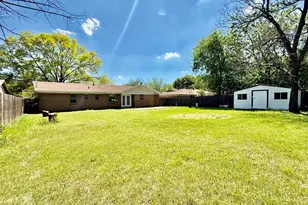 1114 Davis St, Cleburne, TX 76033 - Photo 16