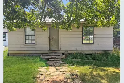 1220 Maple Street, Graham, TX 76450 - Photo 1