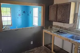 1220 Maple St, Graham, TX 76450 - Photo 10