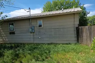 1220 Maple St, Graham, TX 76450 - Photo 4