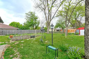 1853 Tompkins Dr, Grand Prairie, TX 75051 - Photo 20