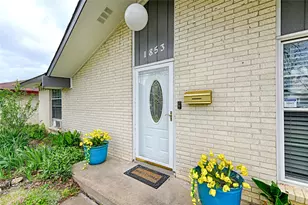 1853 Tompkins Dr, Grand Prairie, TX 75051 - Photo 4