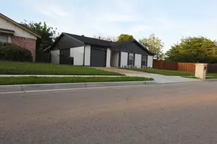 7021 Southampton Dr, North Richland Hills, TX 76182 - Photo 2