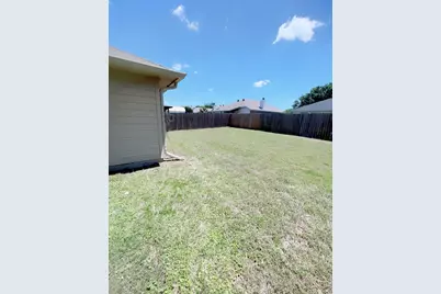 825 Forest Heights Drive, Fort Worth, TX 76036 - Photo 8