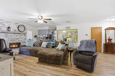 1233 Greenbriar Lane, Cleburne, TX 76033 - Photo 16