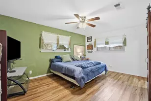 1233 Greenbriar Ln, Cleburne, TX 76033 - Photo 14