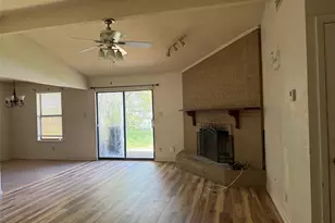 1900 Wurzburg Dr, Fort Worth, TX 76134 - Photo 4