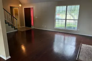 320 W Williams St, Cedar Hill, TX 75104 - Photo 4