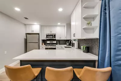 1103 W Russell Avenue, Carrollton, TX 75006 - Photo 10