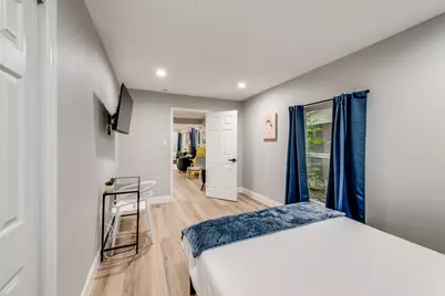 1103 W Russell Avenue, Carrollton, TX 75006 - Photo 16