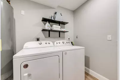 1103 W Russell Avenue, Carrollton, TX 75006 - Photo 22