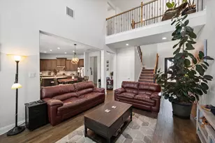 2685 Venice Dr, Grand Prairie, TX 75054 - Photo 2