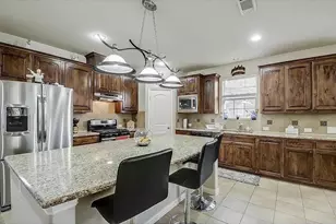 212 Chester Dr, Lewisville, TX 75056 - Photo 6