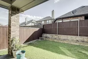 212 Chester Dr, Lewisville, TX 75056 - Photo 4