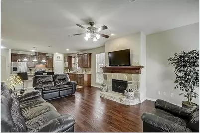 212 Chester Drive, Lewisville, TX 75056 - Photo 10