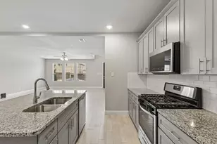 911 Ponds Edge Ln, Euless, TX 76040 - Photo 10
