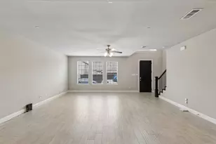 911 Ponds Edge Ln, Euless, TX 76040 - Photo 6