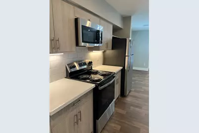 8001 Woodway Drive #107, Houston, TX 77063 - Photo 6