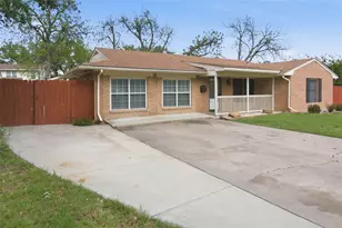 4216 Selkirk Dr W, Fort Worth, TX 76109 - Photo 2