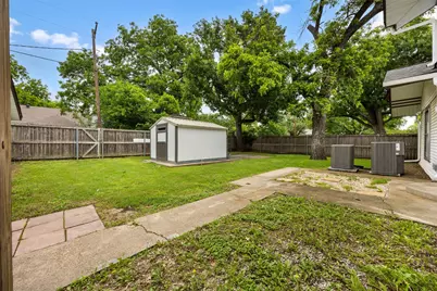 401 N Dallas Street, Ennis, TX 75119 - Photo 20