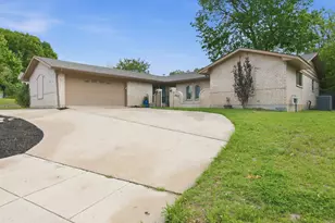 4225 Dawn Dr, Benbrook, TX 76116 - Photo 1