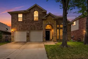 2451 Beachview Dr, Grand Prairie, TX 75054 - Photo 1