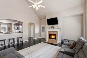 2451 Beachview Dr, Grand Prairie, TX 75054 - Photo 18