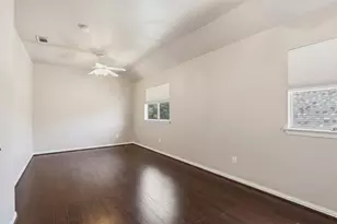 2451 Beachview Dr, Grand Prairie, TX 75054 - Photo 28