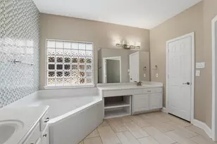 2451 Beachview Dr, Grand Prairie, TX 75054 - Photo 24